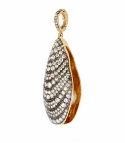 Annoushka Hidden Reef Mythology Yellow Gold Mussel Charm Pendants